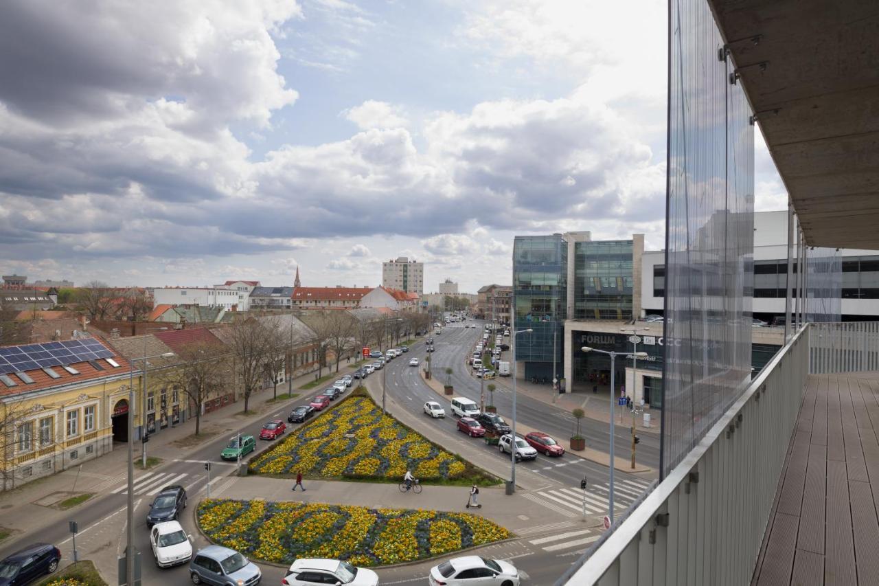 Parizs Garden Apartments Debrecen Eksteriør bilde