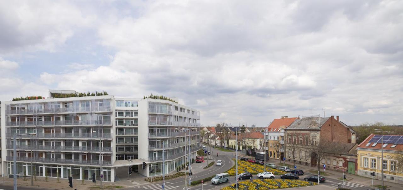 Parizs Garden Apartments Debrecen Eksteriør bilde