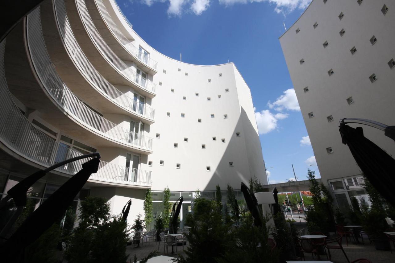 Parizs Garden Apartments Debrecen Eksteriør bilde