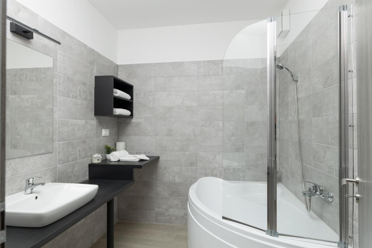 Parizs Garden Apartments Debrecen Eksteriør bilde